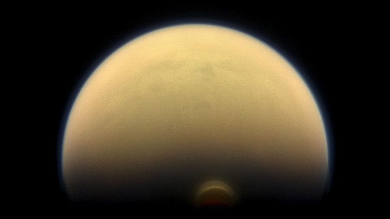 Movimento inusitado é detectado na atmosfera da lua Titã