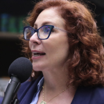 O mundo dá voltas: Carla Zambelli disse que Lula fugiria