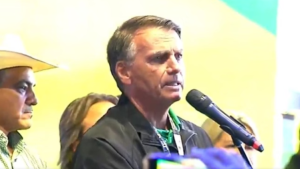 'O que vier a acontecer, suportaremos': Bolsonaro cita provável condenação