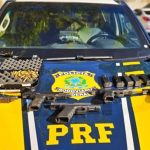 PRF apreende armas e munições de uso restrito em ônibus