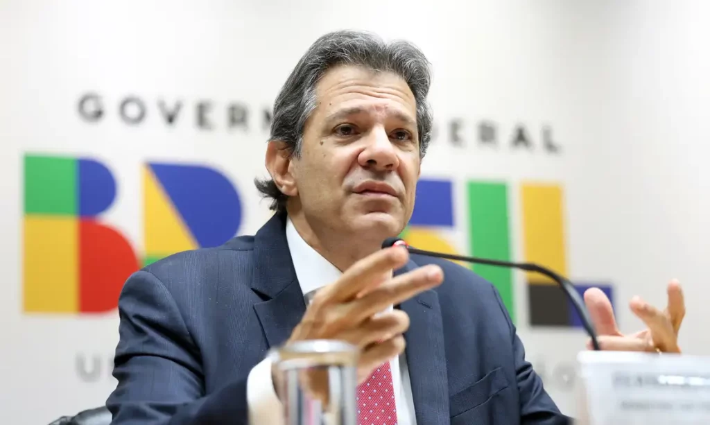 Pacote contra alta do IOF será revelado pelo governo no