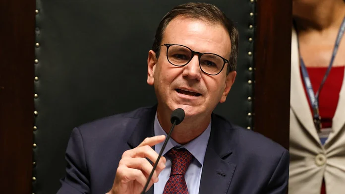 Paes desmonta secretariado para passar projeto da Guarda Municipal
