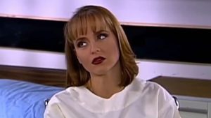 Paola arma uma cilada para Paulina e Carlos Daniel
