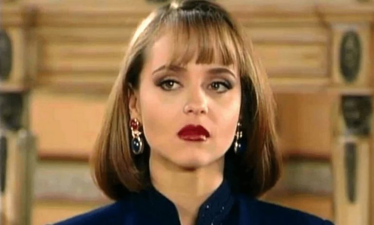 Paulina enfrenta Paola e assume que está com o diário