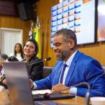 Paulo Victor propõe criação de pontos de apoio para taxistas,