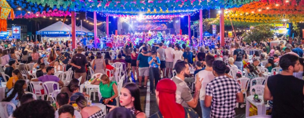 Público curte primeira noite no Arraial da Assembleia
