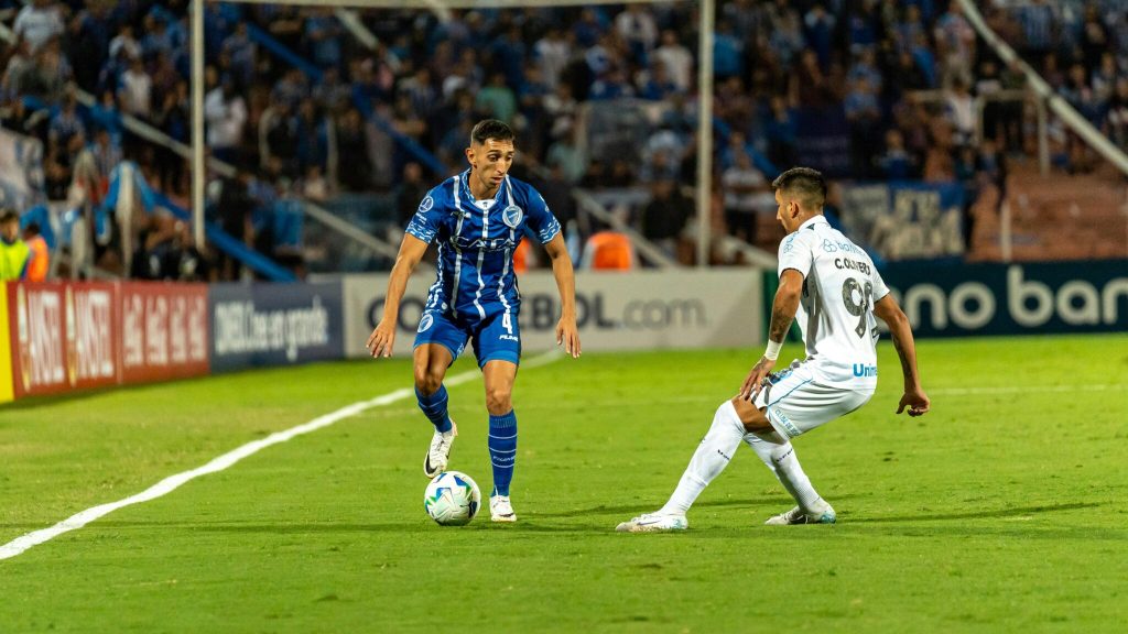 Quem seu time pode contratar na janela de transferências?