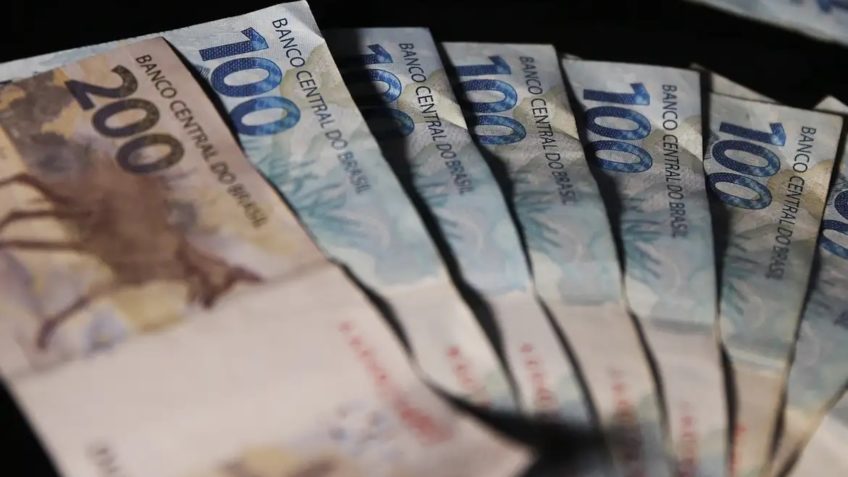 Reforma do IR: taxar super-ricos renderia R$ 25 bilhões por