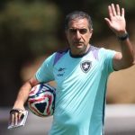 Renato Paiva deixa o comando do Botafogo