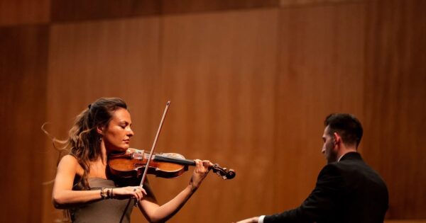 Reportagem. Concerto da Orquestra do Algarve com a violinista Nicola