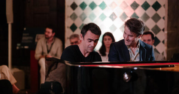 Reportagem. Improvisação jazz e melancolia no duelo entre Dan Tepfer