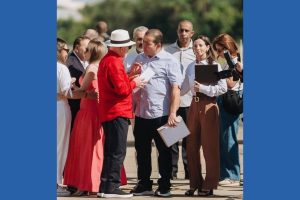 Rildo Amaral se encontra com Lula em Imperatriz e entrega