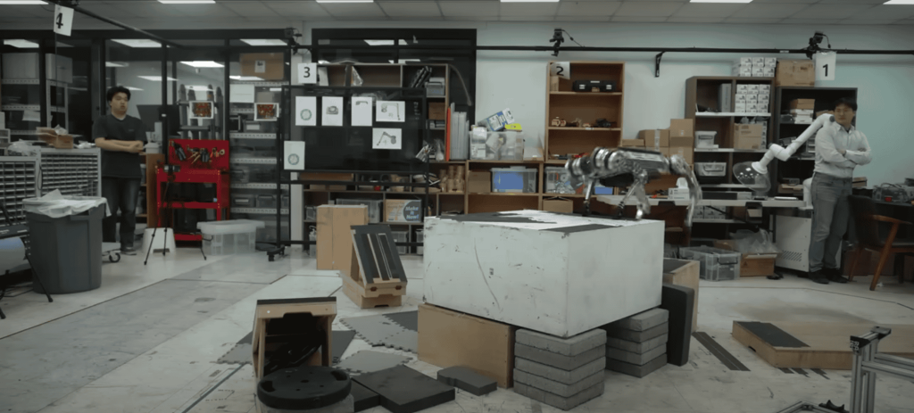 Robô faz movimentos impressionantes de parkour; veja