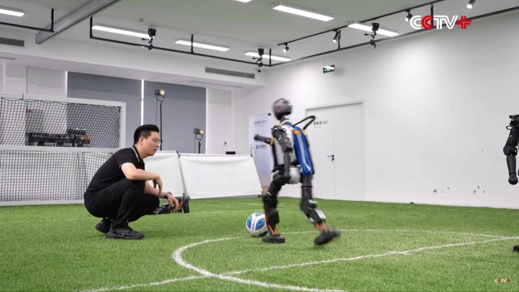 Robôs jogam futebol na China – assista