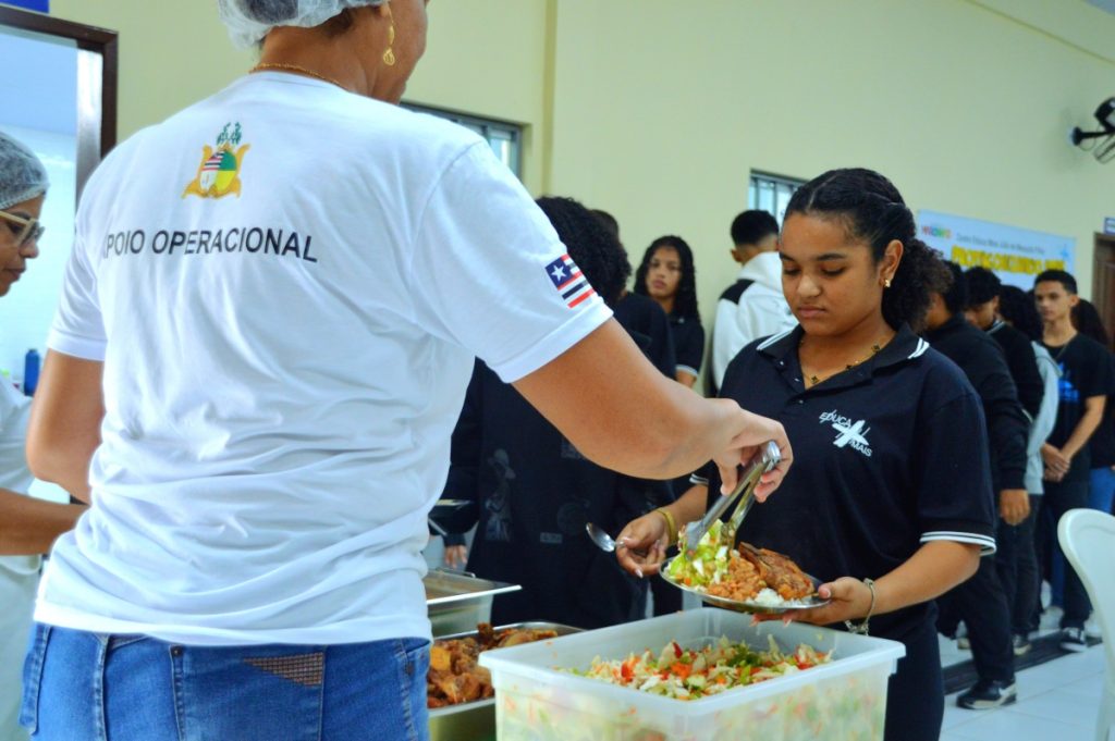 Seduc oferece alimentação escolar para mais de 320 mil estudantes