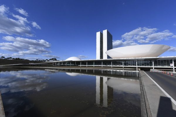 Senado discute lei para limitar ligações indesejadas de telemarketing
