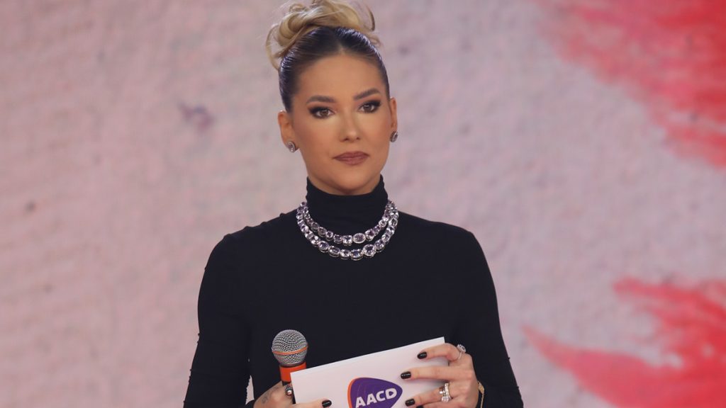 Solteira, Virginia Fonseca impõe regra básica no SBT; canal se