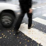 Sons de carros elétricos criam perigo a pedestres; entenda motivo