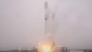 SpaceX faz 14ª missão com Falcon 9 para levar satélites