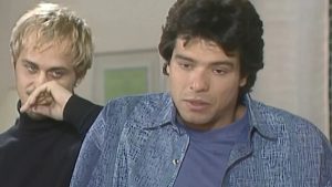 Téo conta a Raul que Alexandre morreu