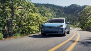 Tesla lança novos modelos S e X com melhorias e