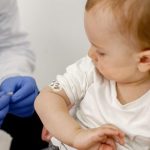 Vacina contra meningite bacteriana para bebês de 1 ano será