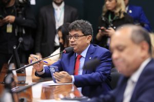‘IOF precisa de debate, não de alarde’, diz vice-líder do