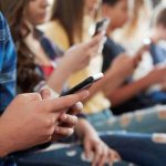 Adolescentes preferem IA para conselhos e desabafos, diz pesquisa