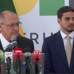 Alckmin critica Bolsonaro e tarifa de Trump: 'Antes era um