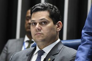 Alcolumbre afirma que irá promulgar projeto que amplia número de