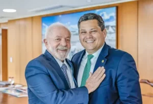 Alcolumbre defende direito do governo de acionar STF por decreto