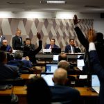 Alcolumbre surpreende e pauta votação de projeto que libera cassinos,