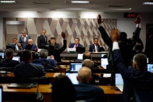 Alcolumbre surpreende e pauta votação de projeto que libera cassinos,