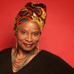 Angélique Kidjo vai ser a primeira africana negra a receber