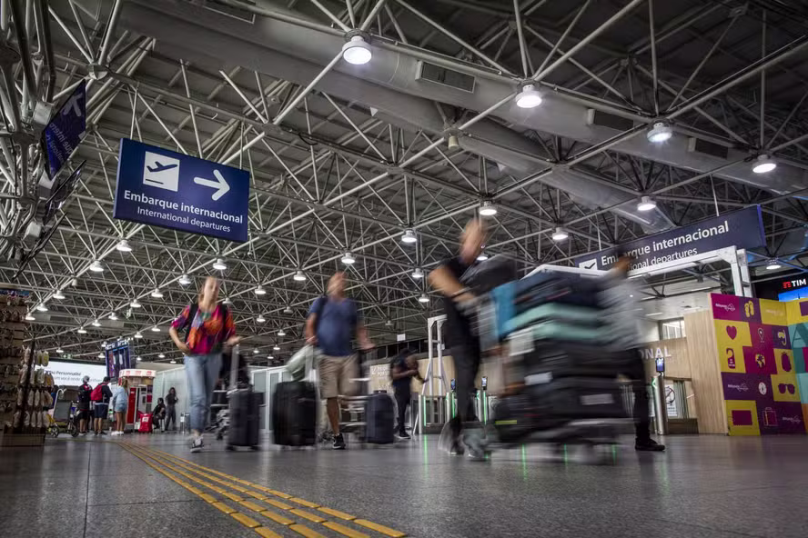 Ao completar um ano, Voa Brasil atinge apenas 1,5% da