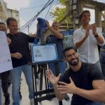 Ao inaugurar obras na Muzema, Paes reforça parceria com vereador