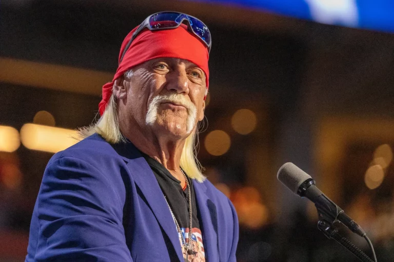 Ator Hulk Hogan, lenda da luta livre, morre aos 71