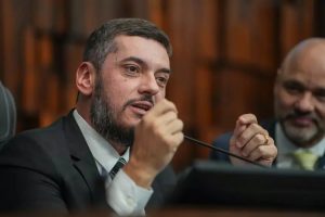 Bacellar afirma que não consultou Castro para demitir Washington: "Tenho