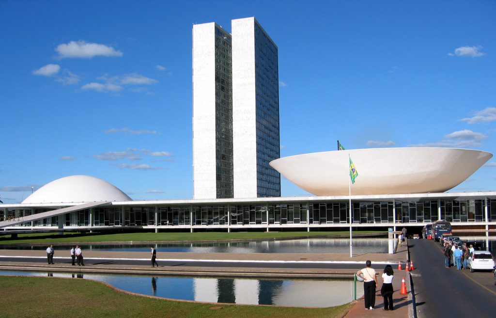 Bancada do Agro critica tarifa de Trump e cobra resposta