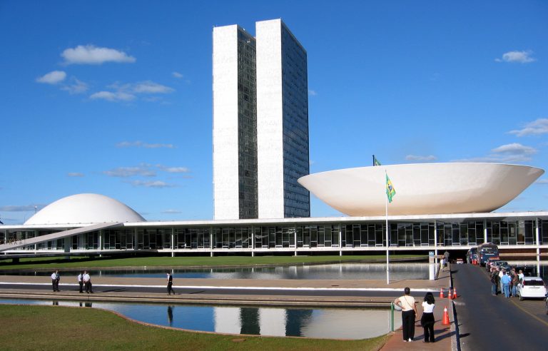 Bancada do Agro critica tarifa de Trump e cobra resposta