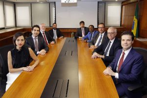 Banco Central mantém juros em 15%; Brasil segue com a