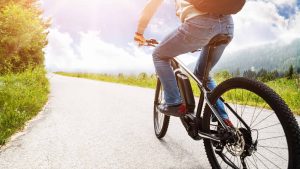 Bicicletas e patinetes precisarão pagar IPVA? Entenda a polêmica