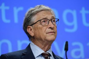 Bill Gates critica cortes de Trump na ajuda internacional: “Um