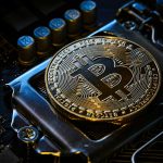 Bitcoin dispara e atinge maior valor da história; saiba motivo