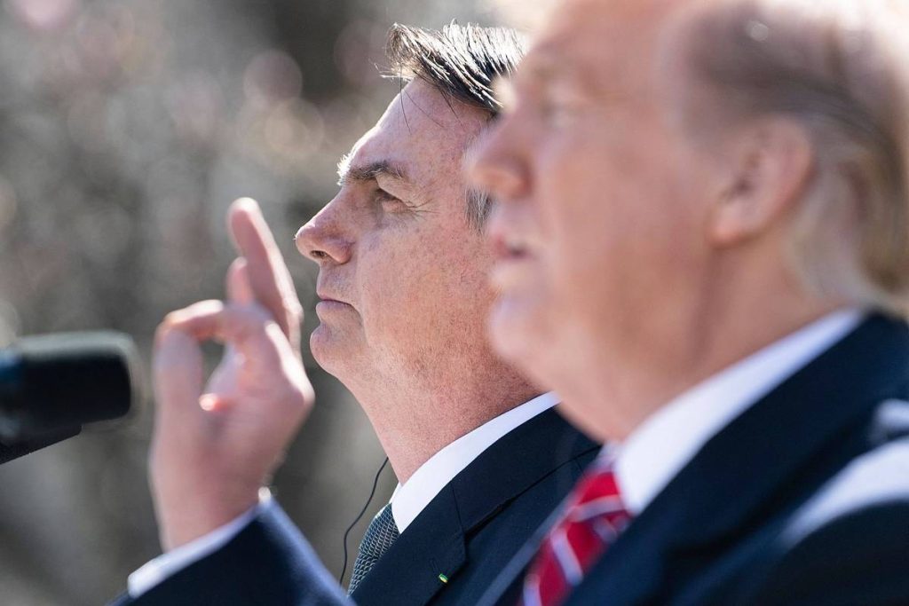 Bolsonaristas tentam blindar ex-presidente após Trump sobretaxar produtos brasileiros e