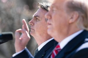Bolsonaristas tentam blindar ex-presidente após Trump sobretaxar produtos brasileiros e