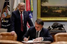 Bolsonaro agradece Trump após apoio e se diz vítima de