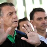 Bolsonaro diz sentir que vai ser preso até mês que