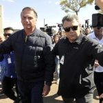 Bolsonaro permanece em casa no domingo após colocar tornozeleira eletrônica