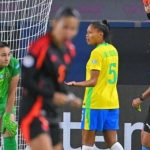 Brasil empata com Colômbia, garante liderança do grupo e avança
